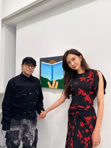 謝謝你，
把那些說不出口的人生，
都寫成了我們終於懂得的溫柔。

展覽會有最後一天，但真正走進人心的作品，沒有期限。

怎麼這麼快～明天是【蔡康永在東京開畫展】