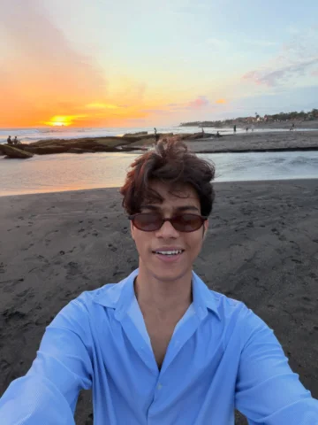 me or sunset? 👀