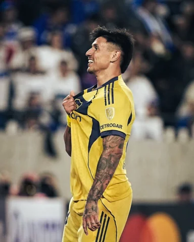 Noche de Copa @libertadores 💙💛
A seguir Disfrutando y Trabajando por nuestros 