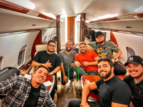 Chegamos em peso 🇵🇹 
Que Deus abençoe esse tour @henriqueejuliano