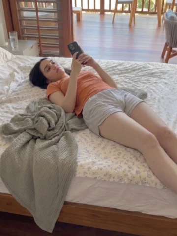 Daily morning routine...👀📱