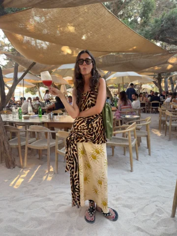 gift 🍀 mucha sangria 

@petuniaibiza dreamy roomey

I can’t explain what was th