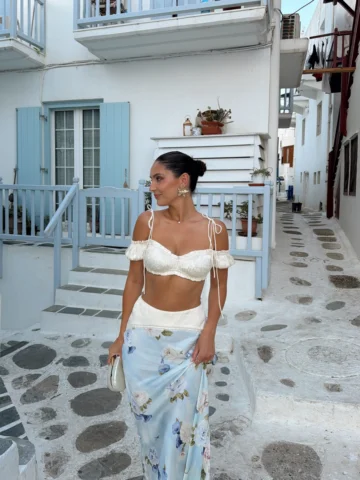 a little greek getaway 🦋🌊🤍🇬🇷