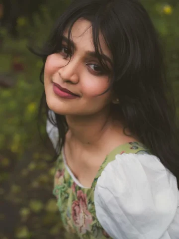 Am listening………🌧️

Shot by : @_harikumar._ 
Mua : @amal_ajithkumar 
Camera team