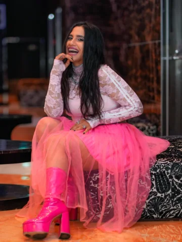 Serving Barbie looks with baddie energy. 💖 

📸: @khuramnaseemfilms