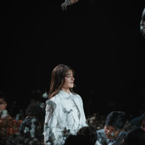 @afew.rahulmishra !!!! 🤍 Stunning show and setting ,  Beautiful collection in c