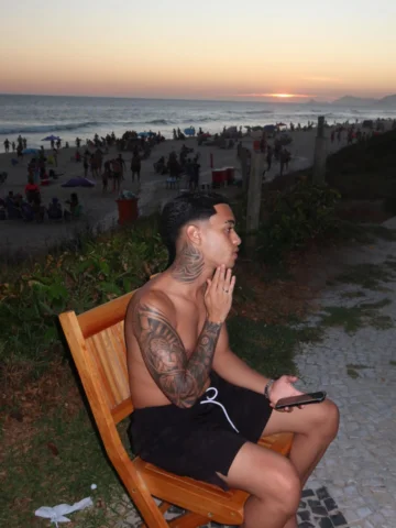 Rio de janeiro. 🇧🇷
Twitch.tv/vinixiste