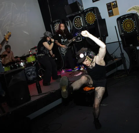 Crowd shots! From the friends with benefits show hosted @moreluvbby ! Super fun 