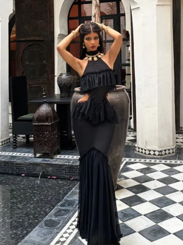 🖤 🐈‍⬛ @Fashionnova 
-
Wearing: ‘Love Unleashed Mesh Maxi Dress’