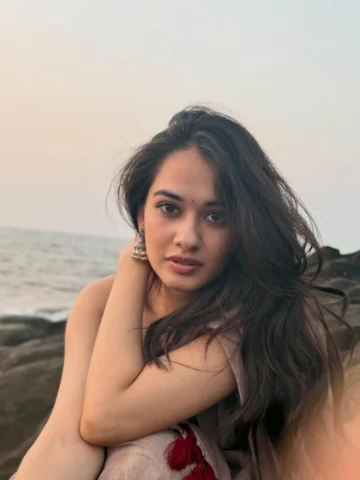 Yeh Khula Aasaman.

🧿
