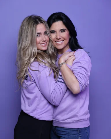 💜 @yopudetupuedes • Podcast de mentalidad y negocios con mamá e hija como co-ho