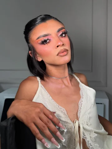 Primer día de mi clase de auto maquillaje 

Me encantó el resultado mil gracias 