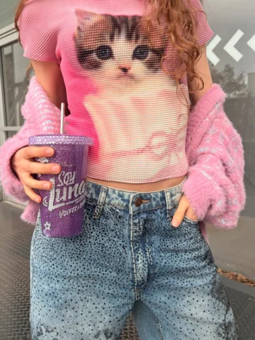 Viviendo el evento de SL4t y mañana de estreno 🩷🐱
El vaso combina con los jean