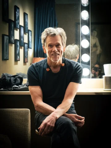 Put Your Hand Up if you’re wishing @kevinbacon a happy birthday today!