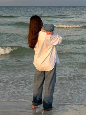 Little love by the seaside