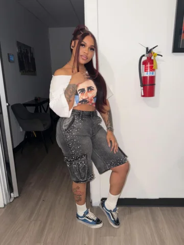 wit a b* from the raq, she bougie🥶