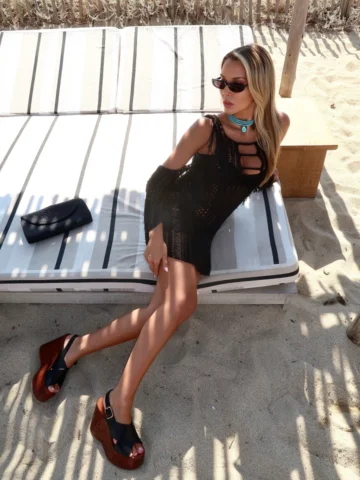 SOUS LE SOLEIL

At @indiebeachpampelonne