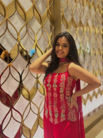 ❤️✨

Outfit - @anshuman_nair777
Stylist - @dimple_m_soni 

#ChachuKaChuha