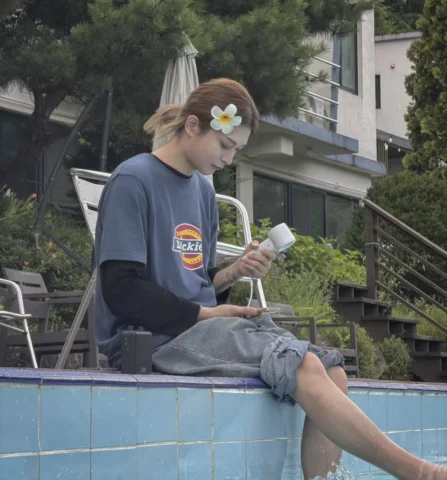 부엉이가 수영을 하면 첨부엉 첨부엉