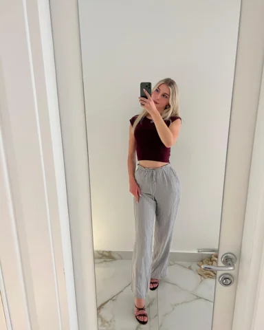 Mirror, mirror on the wall... 💫✨ #selfie
#blondegirl