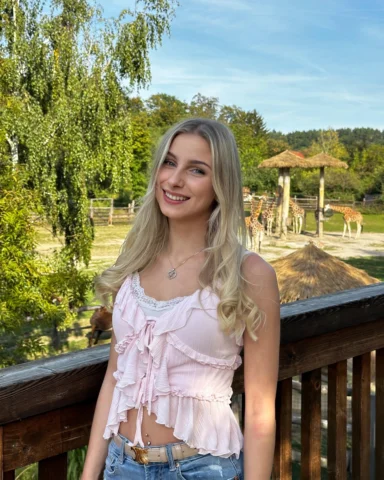 Up close with nature’s beauties at the zoo 🦒🌿
Grateful for moments like these!