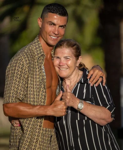 Ronaldo With His Mom😍✨♥️

Greatest of all time cristiano Ronaldo🐐👑

@cristian