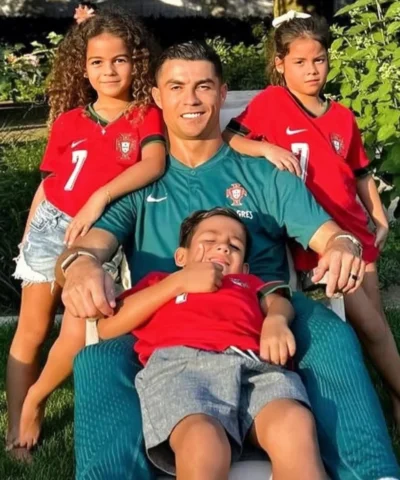 Força Portugal 🇵🇹❤️.

@cristiano 

#cr7family #cristiano #ronaldo #fifaworldcu