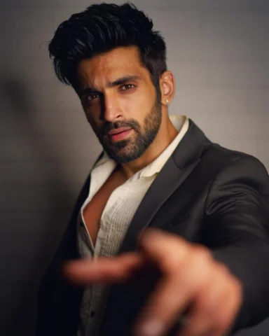 Woh Iss chehre ko Pehchante hain 🤌 #iykyk