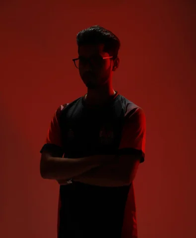 Red lights. Cold mind.