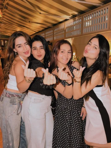 Grateful for this circle of love🫶🏻
#friends #happiness