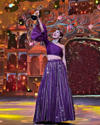 Thank you so very much @zeetv and @zeerishteyawards for bestowing me with the 
B