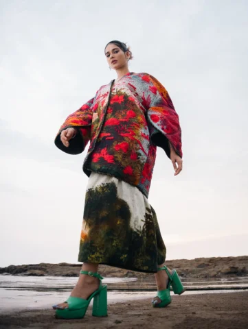 If it’s not stunning, I’m not showing up 🐉👘
 
 
 
Outfit :- @tilbyav 
Jewlery 