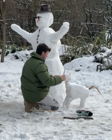 Dünyanın en güzel kardan adamı🤍