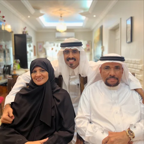 وها هي صورة العيد و المليون! ♥️

اللي في الصورة أكثر انسانين دعموني في الحياة، م