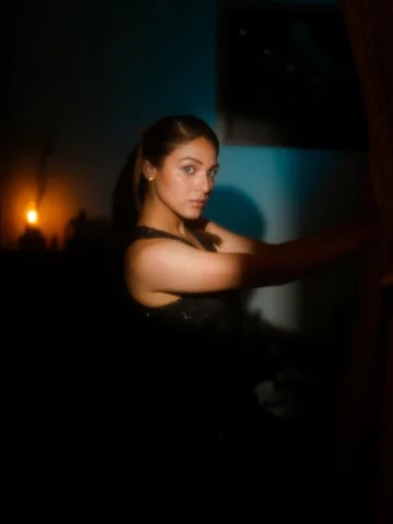 They can’t replicate this vibe 🖤
📸 @_therahulsharmaa_ 

#blackdress #photograp