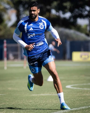 De volta… Trabalho, intensidade e foco no que vem pela frente. ⚽️⚡️💙