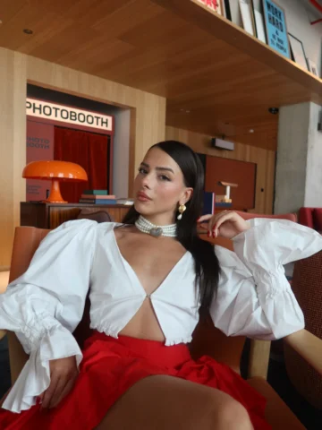 Primer día en Barcelona💃🏻🪭
Etek : @fenicegrande