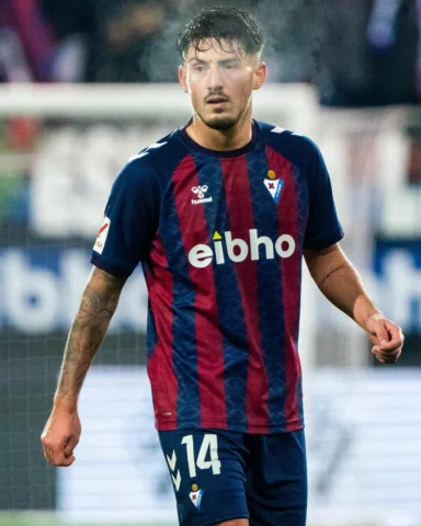 Gran trabajo y victoria del equipo para empezar el año! +3 ✅
