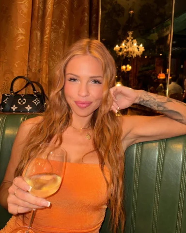 The end of an era… swipe for the reveal 🥲💇🏼‍♀️ we went back to blonde AND no 