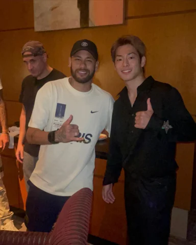 I was able to meet Neymar again🥹👑
For me, he is the man of my dreams forever✨
