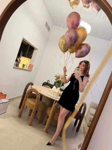 ⁨	١٩ اسفند ، تولدى ديگر….
دلم نيومد اين عكسارو پست نكنم 
سه ماه گذشت از تولدم🎂⁩