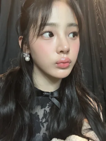😗

@mhdhh_friends 

#MINJI #NEWJEANS #MINJINEWJEANS #NEWJEANSMINJI #KIMMINJI #뉴