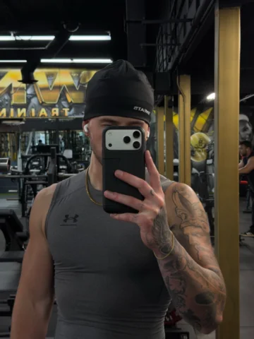 My body

Stay vicious 

I be up in the gym

Just working on my fitness

SHE my w