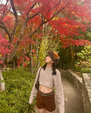 .
紅葉が綺麗な季節🍁
秋っぽいブラウンコーデにしてみたょ🤎
パイロット帽は初公開かも🤭♡
メイクも可愛いでしょ❔🫶🏻

#伯井太陽 #SUNちゃん 