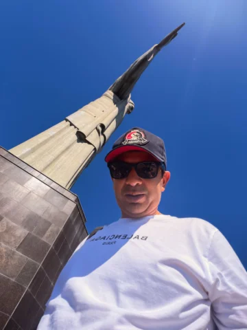 Jesus Cristo é o caminho, a verdade e a vida. Nele encontro paz, esperança e for