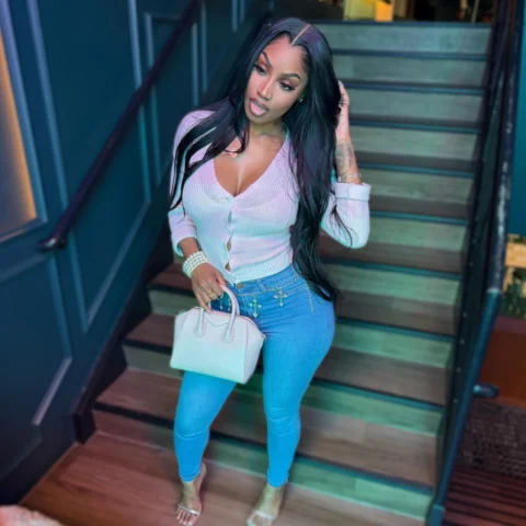 The table, the meal, the view🫦🤏🏽