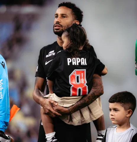 Após quase 1 ano fora dos gramados, ele voltou! Com a titularidade em um clássic