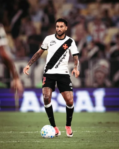 Há 8 meses eu estava aqui, nesse mesmo estádio, torcendo pelos meus companheiros