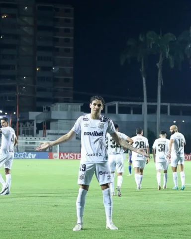 Vitória importante para voltar com a vantagem pra casa! 🙏🏽🤍🖤