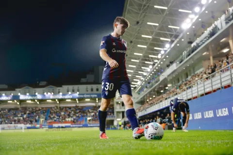 Otra noche de victoria en Ipurúa!
Vamos @sdeibar 💪